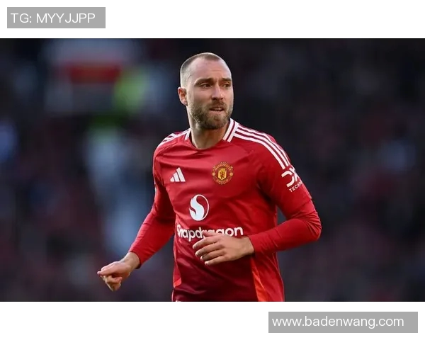 红色球衣搭配足球明星风采推荐展现激情与活力的完美结合