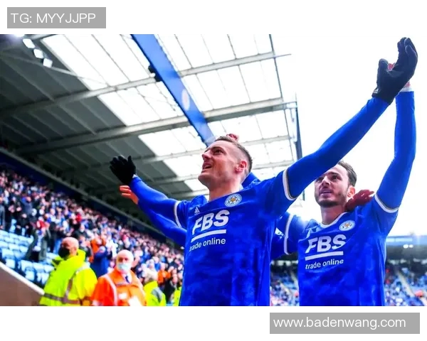 足球明星的传奇旅程从草根到巅峰的奋斗与荣耀故事