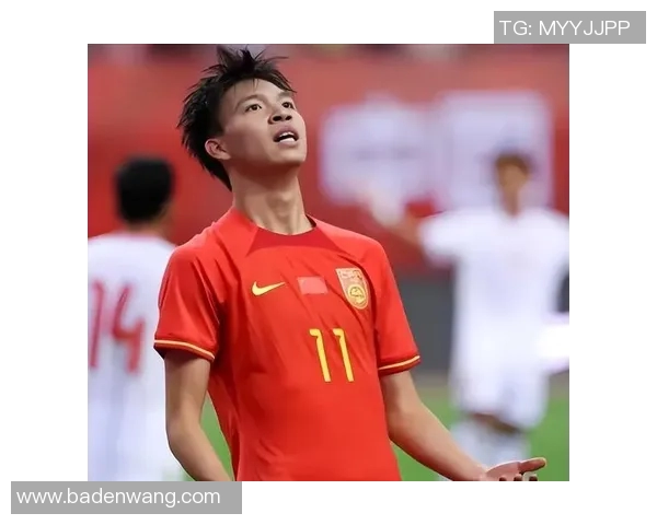 华裔足球明星队员的崛起与影响力探讨